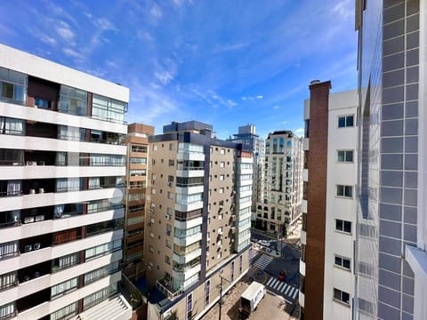 Apartamento com 82m², 2 dormitórios, 1 suíte, 1 vaga, Ilha Bella em Capão da Canoa