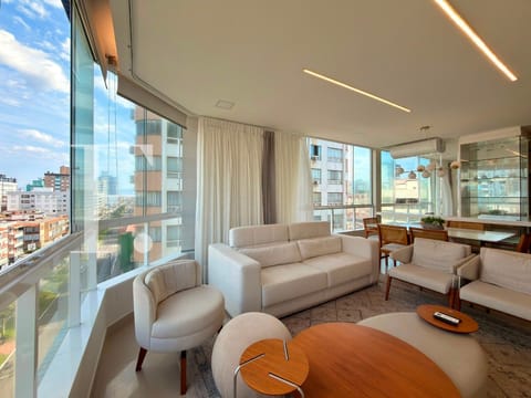 Apartamento com 63m², 2 dormitórios, 1 suíte, 1 vaga, Elisandro em Capão da Canoa