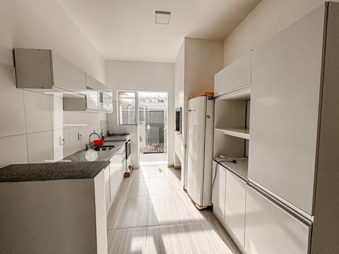 Apartamento com 92m², 2 dormitórios, 1 suíte, 1 vaga, Sol e Mar em Osório