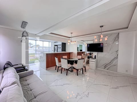 Apartamento com 70m², 2 dormitórios, 1 suíte, 1 vaga, Edifício Maison Meneghoto em Xangri-Lá