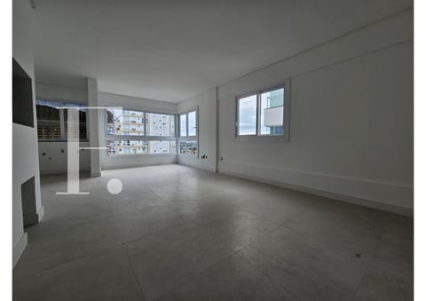 Apartamento com 134m², 3 dormitórios, 1 suíte, 1 vaga, Edifício Cartier em Capão da Canoa
