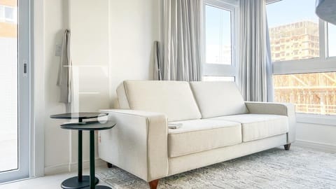 Apartamento com 61m², 2 dormitórios, 2 suítes, 1 vaga, Edifício Cartier em Capão da Canoa