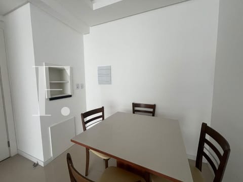 Apartamento com 52m², 2 dormitórios, 1 suíte, 1 vaga, Residencial Laodiceia em Capão da Canoa