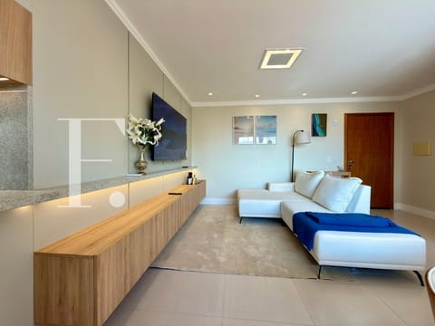 Apartamento com 76m², 2 dormitórios, 1 suíte, 2 vagas, Edifício Van Gogh em Capão da Canoa