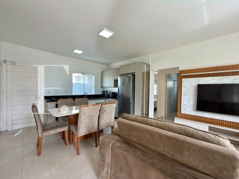 Casa com 60m², 2 dormitórios, 2 vagas, no bairro Praia Guarani em Capão da Canoa