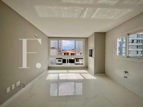 Apartamento com 58m², 2 dormitórios, 1 suíte, 1 vaga, Port Vell em Capão da Canoa