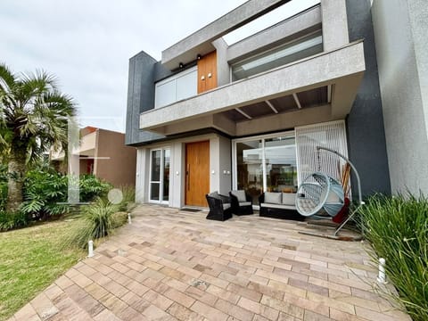 Sobrado com 269m², 6 dormitórios, 6 suítes, Las Palmas em Xangri-Lá