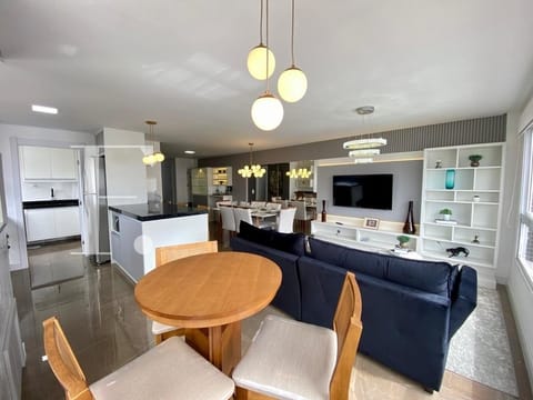 Apartamento com 107m², 3 dormitórios, 1 suíte, 1 vaga, Vittorio Emanuele em Capão da Canoa