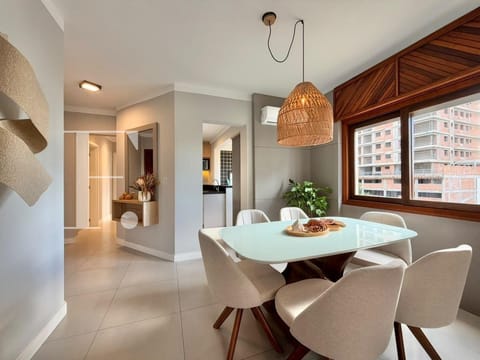 Apartamento com 89m², 2 dormitórios, 1 suíte, 1 vaga, Alfredo Fank em Capão da Canoa