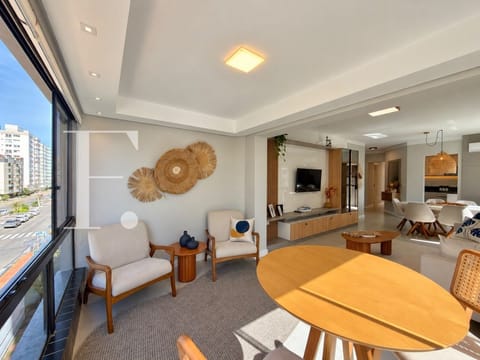 Apartamento com 86m², 2 dormitórios, 1 suíte, 1 vaga, Alfredo Fank em Capão da Canoa