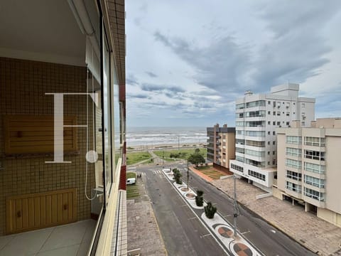 Apartamento com 132m², 3 dormitórios, 1 suíte, 1 vaga, Edifício Recanto do Sol em Capão da Canoa