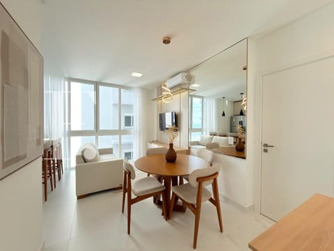 Apartamento com 57m², 2 dormitórios, 1 suíte, 1 vaga, Condomínio Anvainer Palace em Capão da Canoa