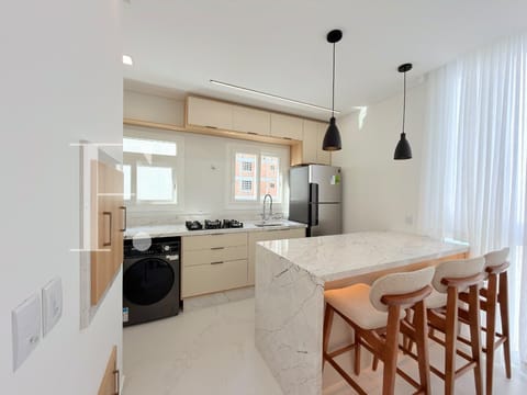 Apartamento com 57m², 2 dormitórios, 1 suíte, 1 vaga, Condomínio Anvainer Palace em Capão da Canoa