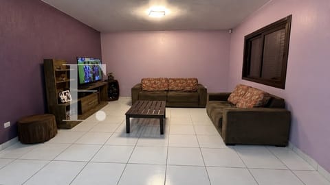 Casa com 104m², 3 dormitórios, 1 suíte, no bairro Guarani em Capão da Canoa