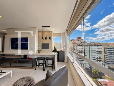 Apartamento com 117m², 3 dormitórios, 3 suítes, 2 vagas, Edifício Antônio Daltoé em Capão da Canoa