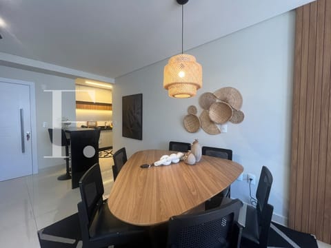 Apartamento com 66m², 2 dormitórios, 1 suíte, 1 vaga, Edifício Premium em Capão da Canoa
