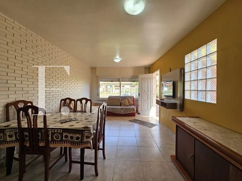Casa com 106m², 3 dormitórios, 2 vagas, no bairro Rainha do Mar em Xangri-Lá