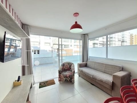 Apartamento com 130m², 2 dormitórios, 1 suíte, 1 vaga, Merkoly em Capão da Canoa