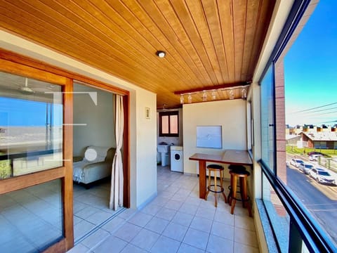 Apartamento com 86m², 2 dormitórios, 1 suíte, 1 vaga, Rio Sena em Capão da Canoa