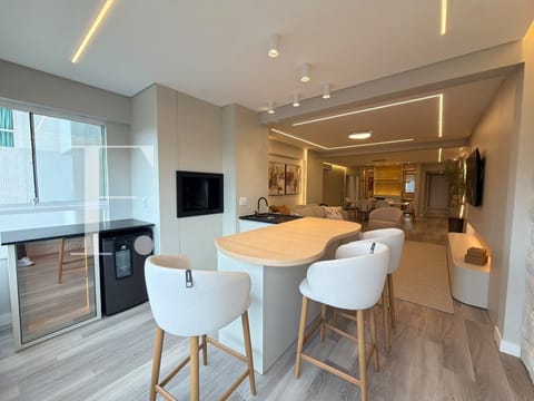 Apartamento com 199m², 4 dormitórios, 2 suítes, 2 vagas, Mirante da Beira-Mar em Capão da Canoa