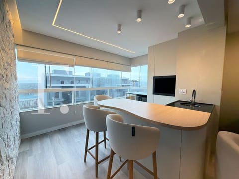 Apartamento com 199m², 4 dormitórios, 2 suítes, 2 vagas, Mirante da Beira-Mar em Capão da Canoa