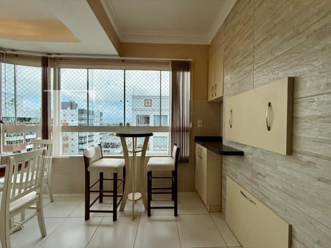 Apartamento com 111m², 2 dormitórios, 1 suíte, 1 vaga, Jane Pisani Girardi em Capão da Canoa