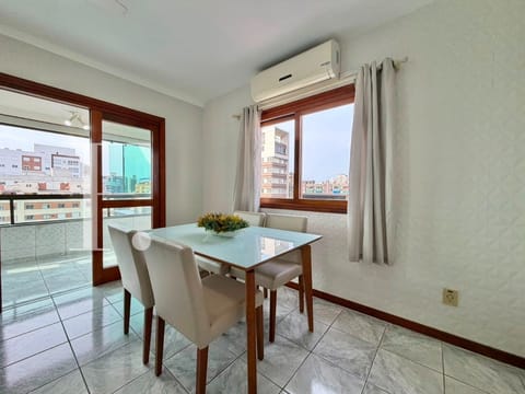 Apartamento com 76m², 2 dormitórios, 1 suíte, 1 vaga, Edifício Comercial e Residencial Oliveira em Capão da Canoa