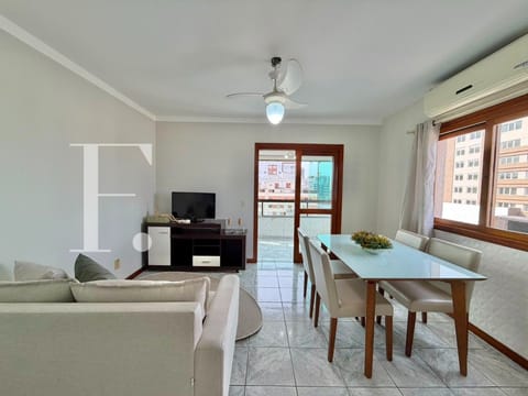 Apartamento com 76m², 2 dormitórios, 1 suíte, 1 vaga, Edifício Comercial e Residencial Oliveira em Capão da Canoa