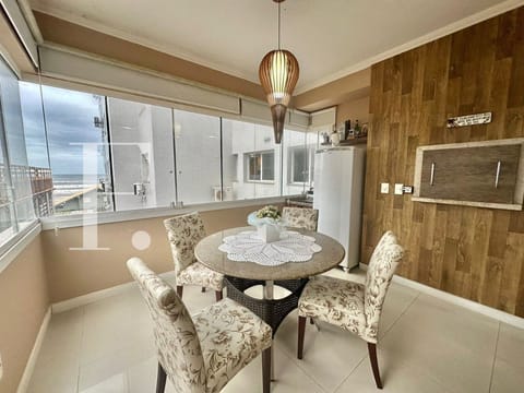 Apartamento com 132m², 3 dormitórios, 1 suíte, 2 vagas, Mirante da Beira-Mar em Capão da Canoa