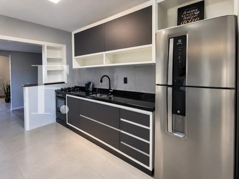 Casa com 200m², 4 dormitórios, 2 suítes, 1 vaga, no bairro Centro em Xangri-Lá