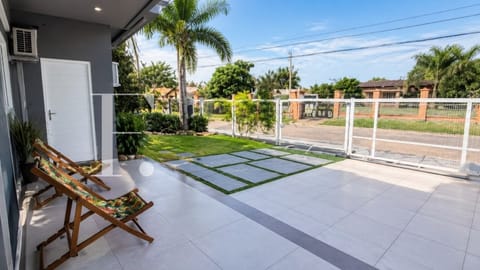 Casa com 200m², 4 dormitórios, 2 suítes, 1 vaga, no bairro Centro em Xangri-Lá