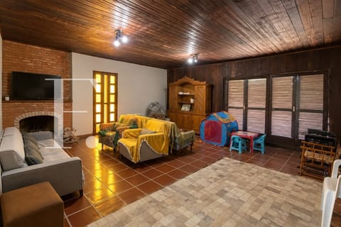 Casa com 240m², 4 dormitórios, 2 vagas, no bairro Remanso em Xangri-Lá