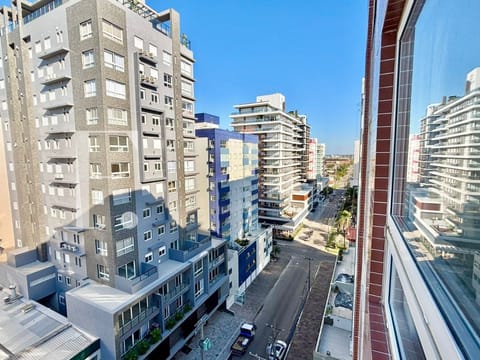 Apartamento com 77m², 2 dormitórios, 1 suíte, 1 vaga, Via Del Mare em Capão da Canoa