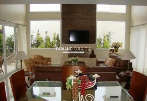 Sobrado com 260m², 3 dormitórios, 1 suíte, 1 vaga, Porto Coronado em Xangri-Lá
