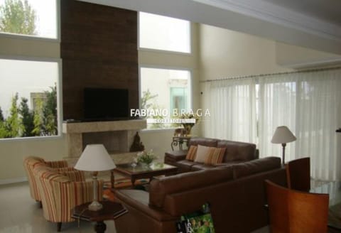 Sobrado com 260m², 3 dormitórios, 1 suíte, 1 vaga, Porto Coronado em Xangri-Lá