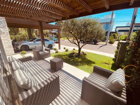 Casa Condomínio com 160m², 3 dormitórios, 3 suítes, 2 vagas, Condado de Capão em Capão da Canoa