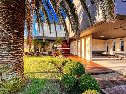 Sobrado com 420m², 6 dormitórios, 6 suítes, 2 vagas, Las Dunas em Xangri-Lá
