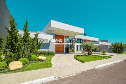 Casa Condomínio com 450m², 4 dormitórios, 4 suítes, 4 vagas, Velas da Marina em Capão da Canoa