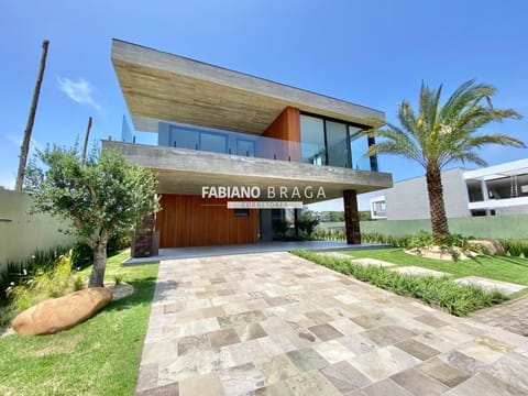 Sobrado com 403m², 5 dormitórios, 5 suítes, 2 vagas, Capão Ilhas Resort em Capão da Canoa